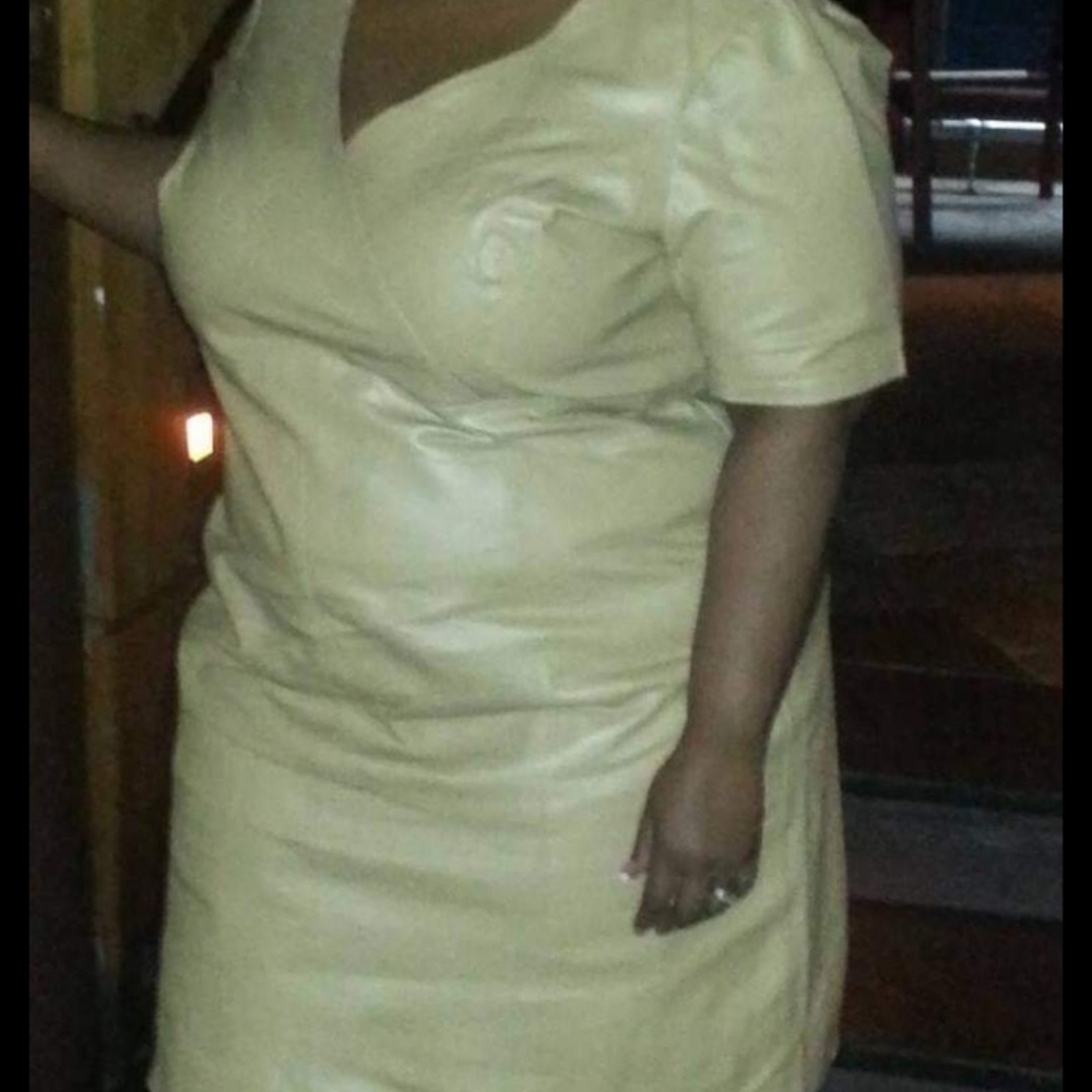 Dress - Picture 3 of 3